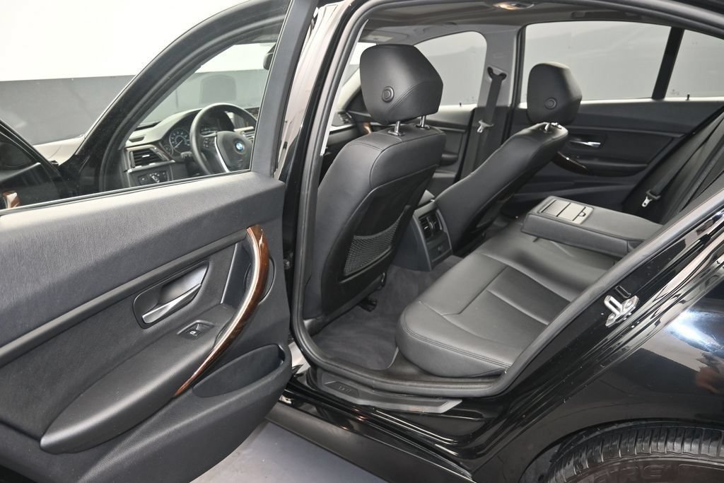 Used 2014 BMW 328i xDrive Sedan AWD/4WD image 11