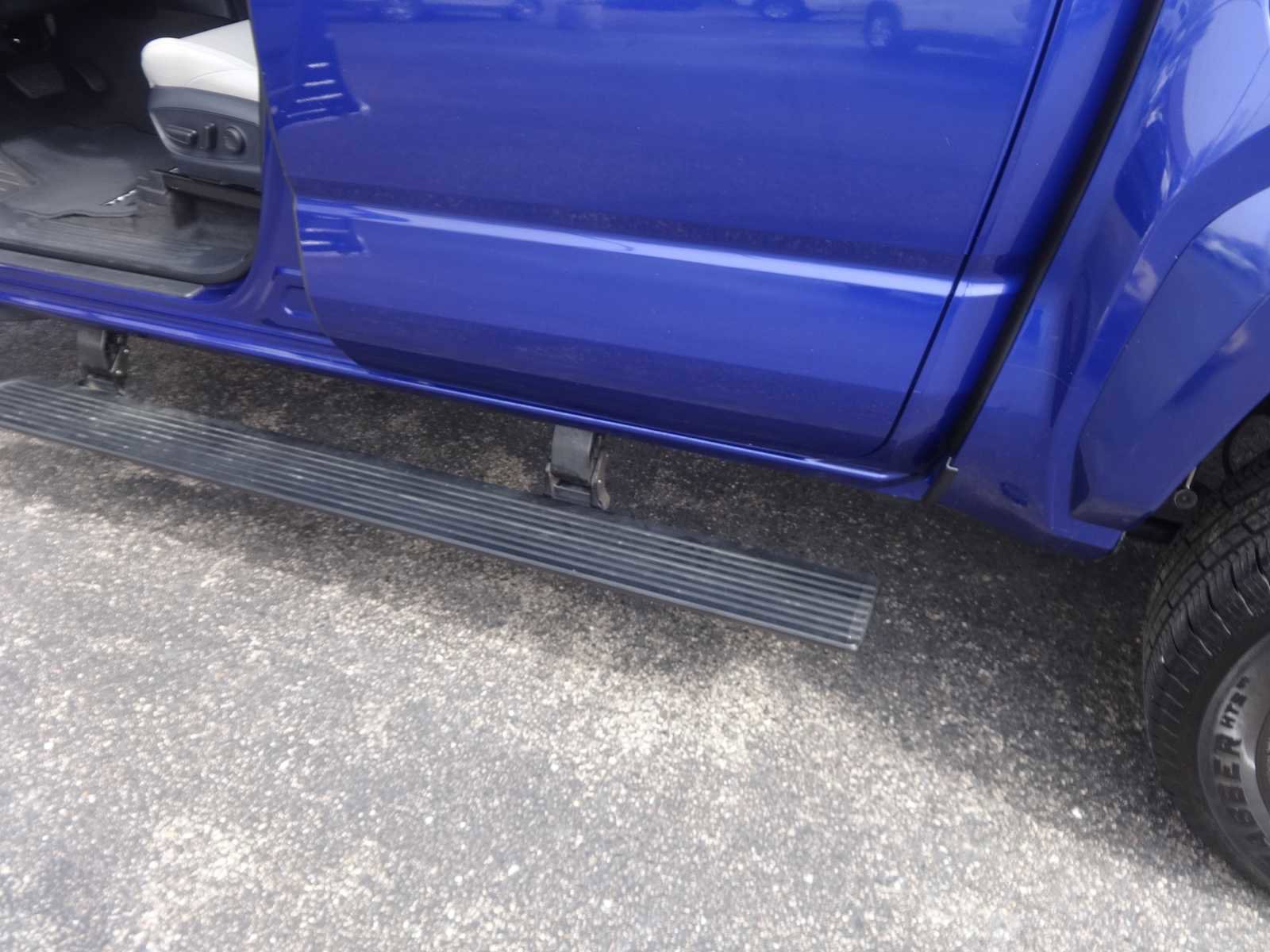 Used 2024 Toyota Tacoma Limited w/ Limited Package (LT) image 17