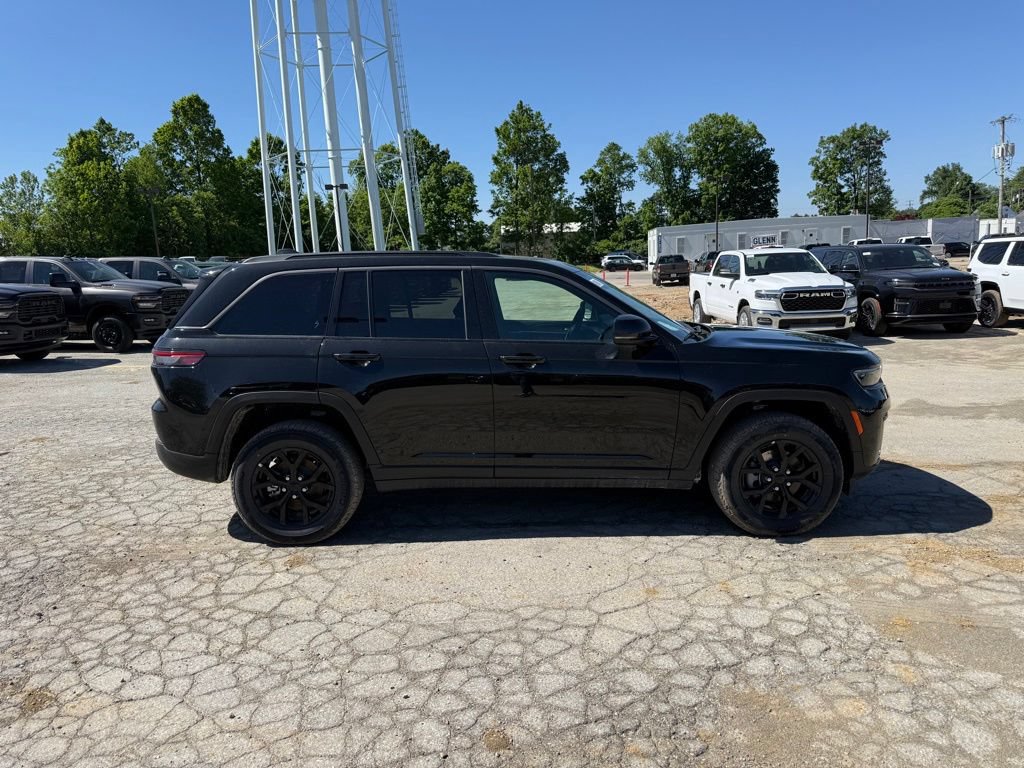 New 2026 Jeep Grand Cherokee Altitude AWD/4WD image 5