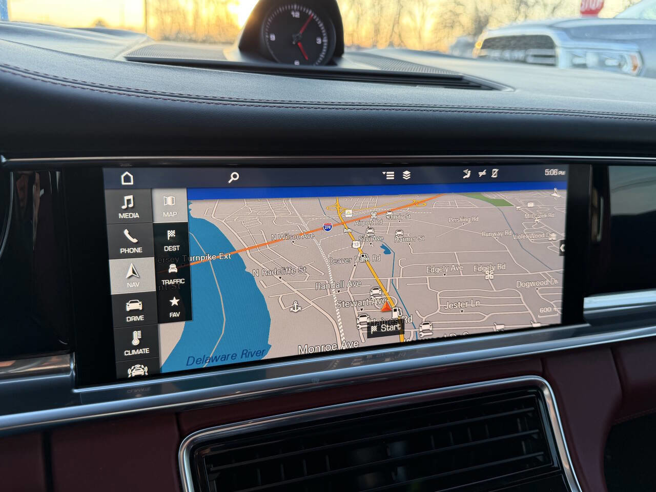 Used 2017 Porsche Panamera image 25