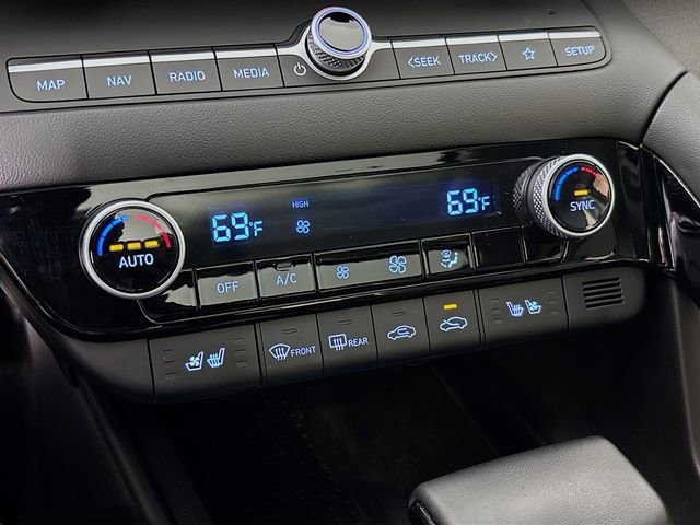 Used 2023 Hyundai Elantra Limited image 17