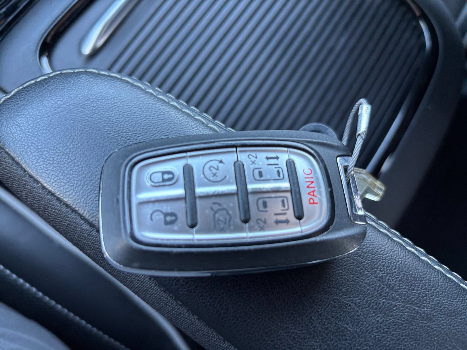 Used 2025 Chrysler Pacifica Limited FWD image 20