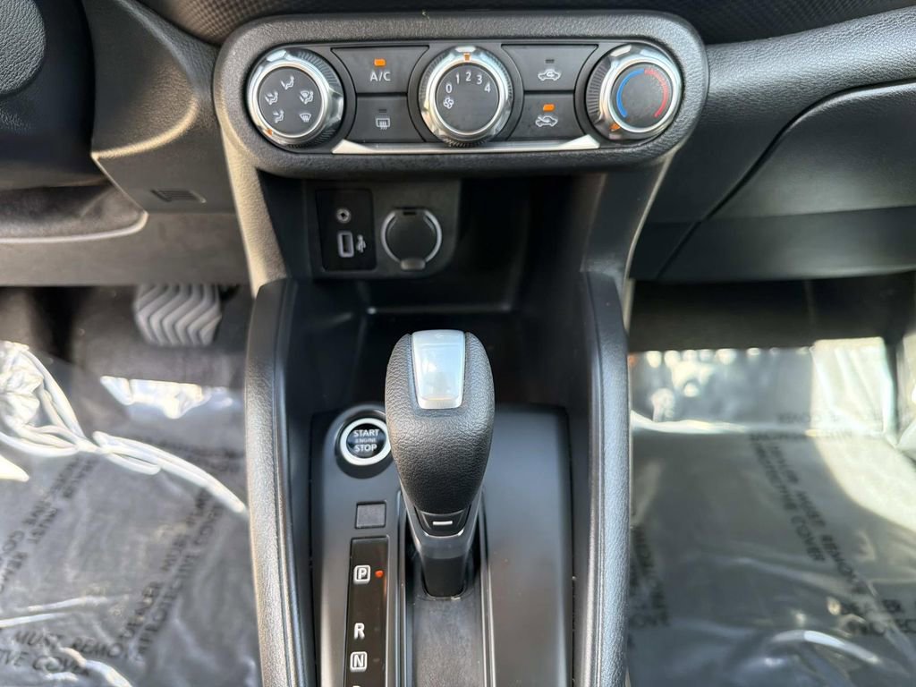 Certified 2025 Nissan Kicks Play S image 24