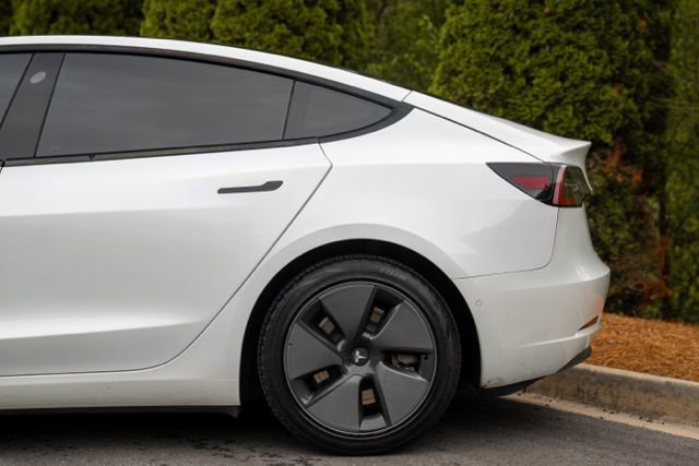 Used 2021 Tesla Model 3 Standard Range Plus RWD image 11