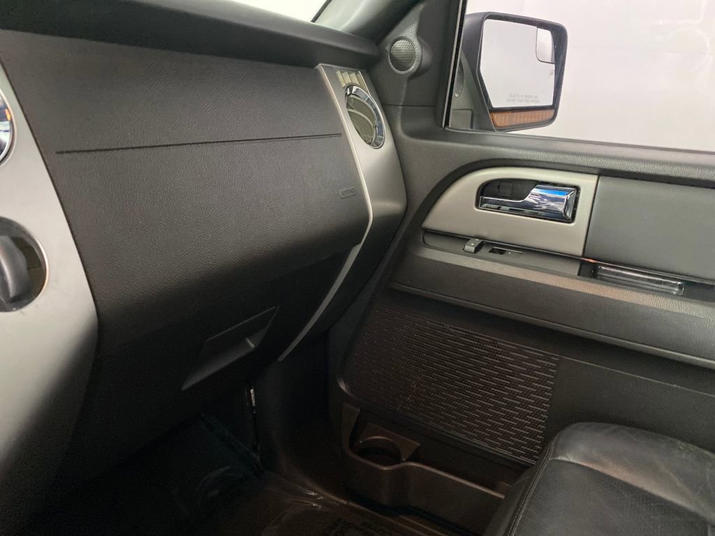 Used 2013 Ford Expedition Limited image 23