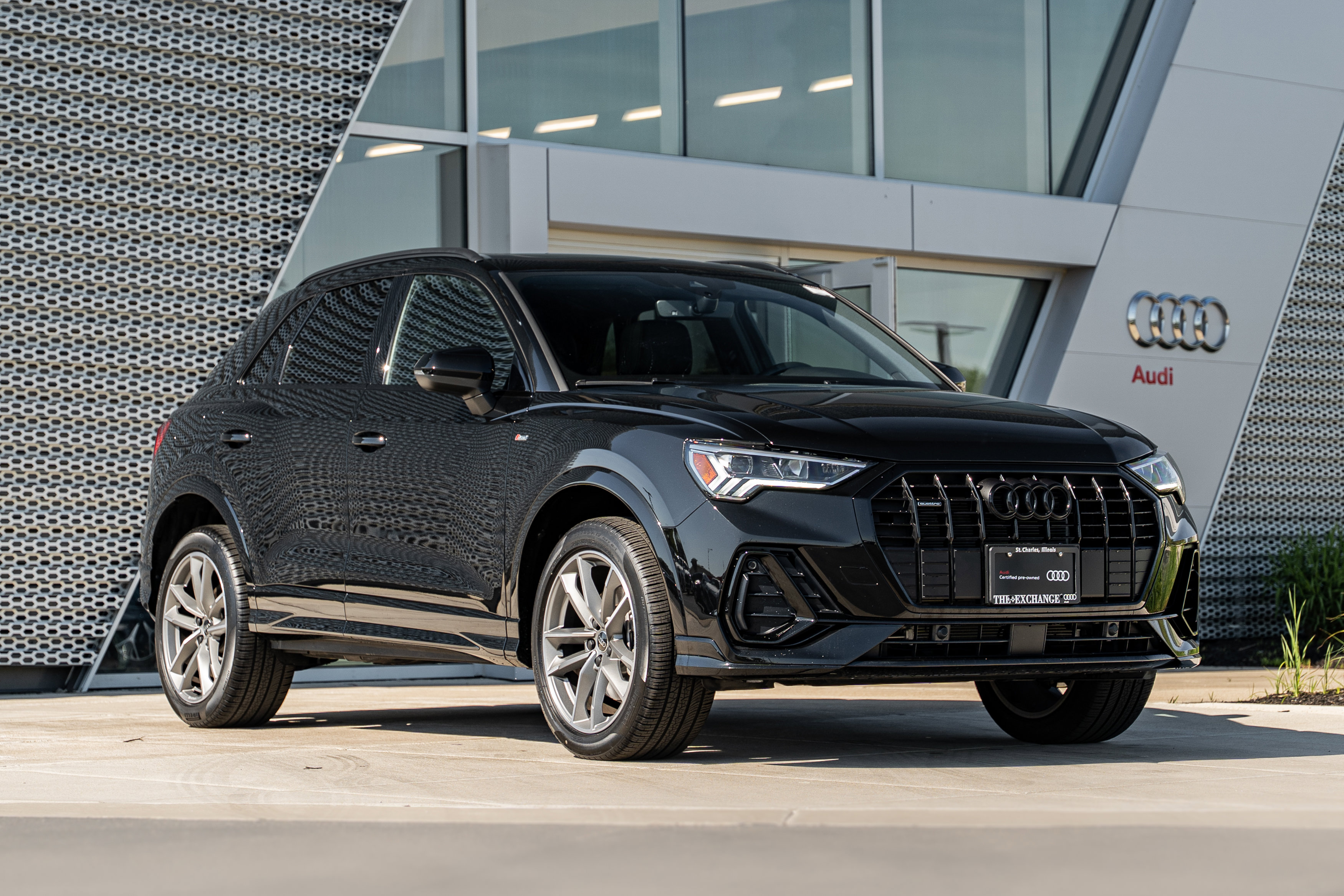 Certified 2025 Audi Q3 2.0T Premium w/ Convenience Package AWD/4WD video 1