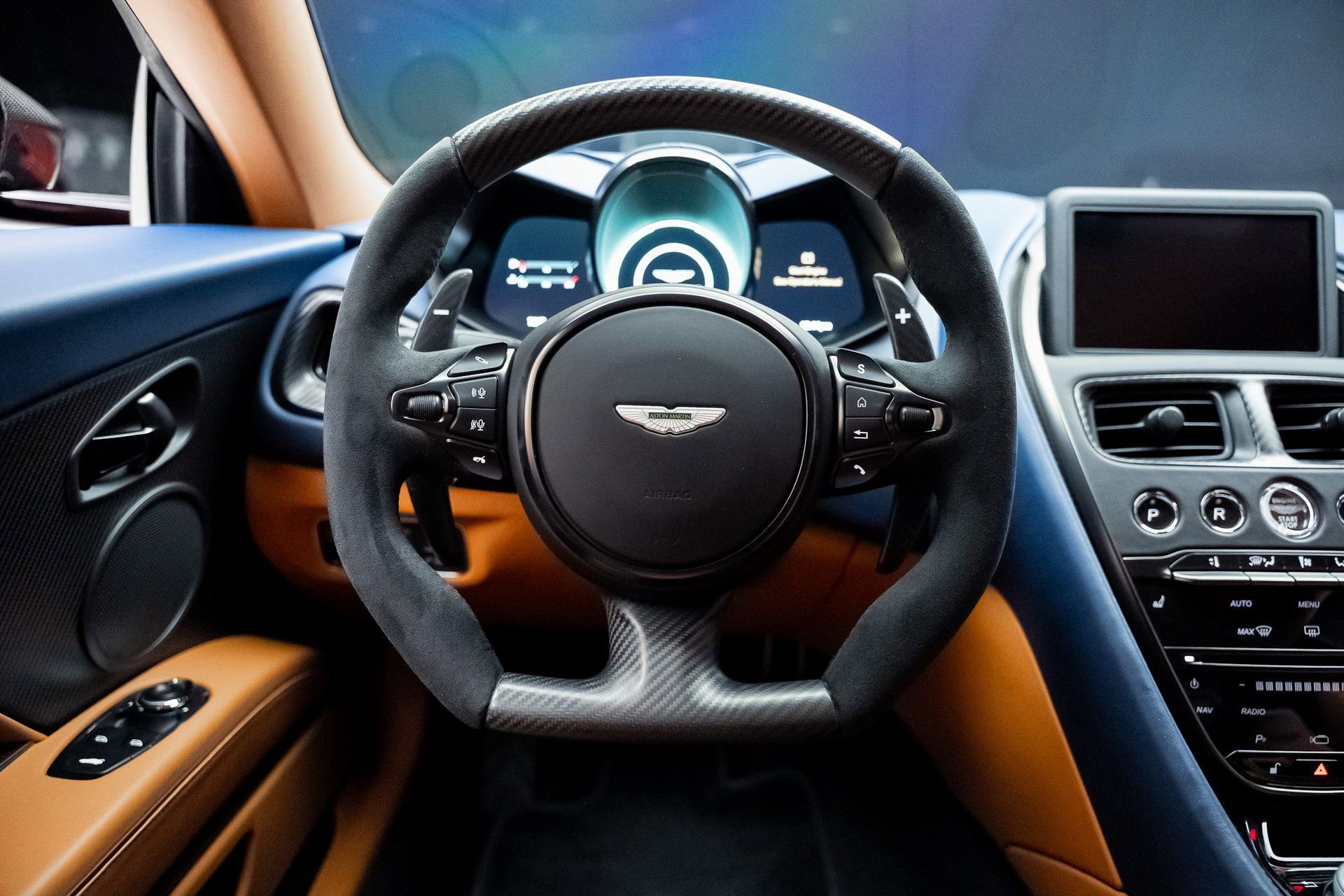 Used 2023 Aston Martin DBS Coupe image 48