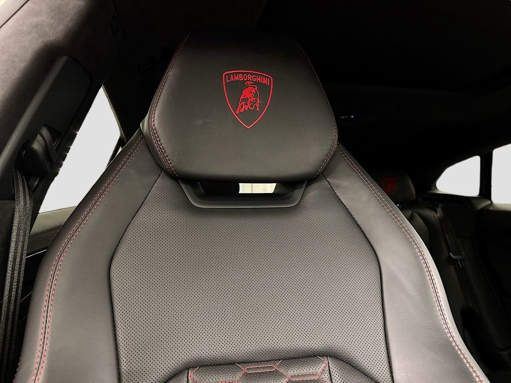 Used 2022 Lamborghini Urus image 21