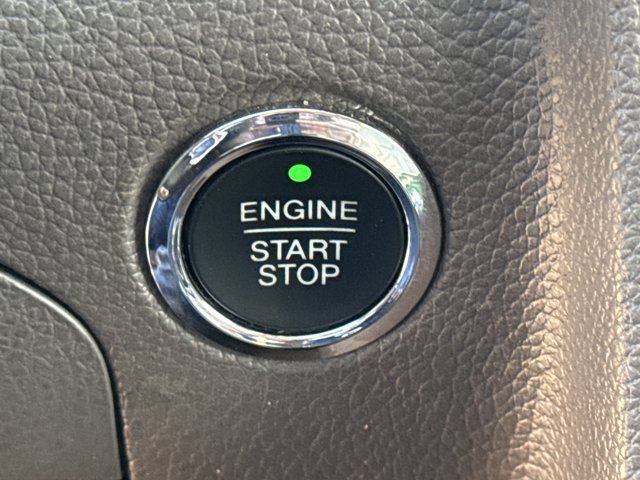 Used 2017 Lincoln Navigator Select RWD image 24
