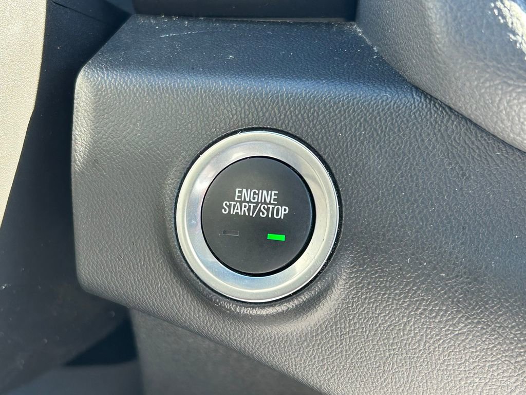 Used 2024 GMC Terrain SLE image 25