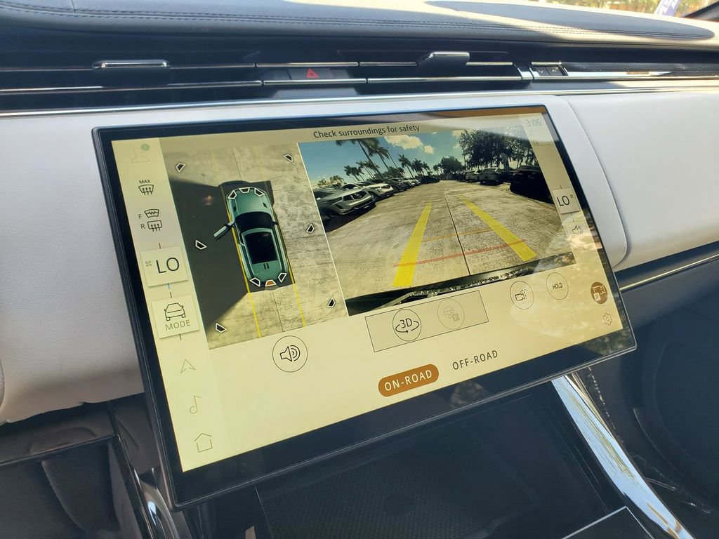 Used 2025 Land Rover Range Rover Sport SE image 29