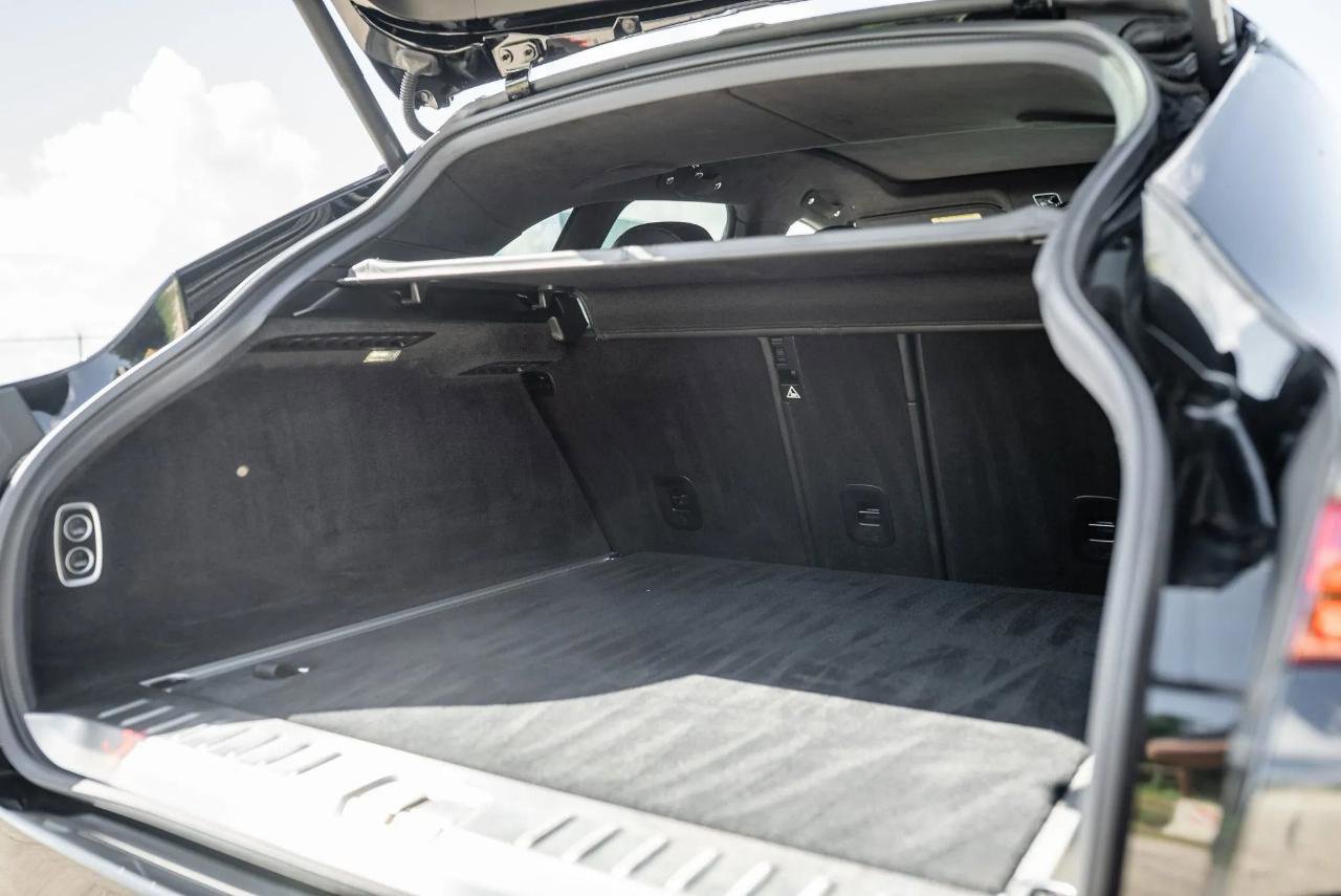 Used 2021 Aston Martin DBX AWD/4WD image 54
