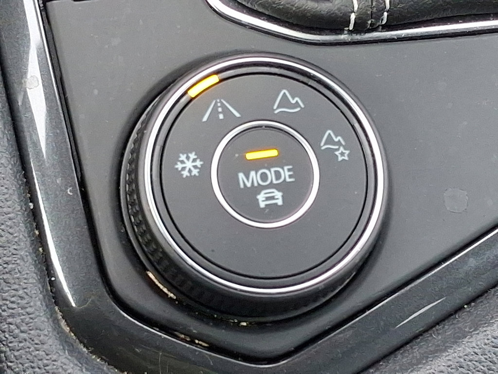 Used 2023 Volkswagen Tiguan SE R-Line image 30