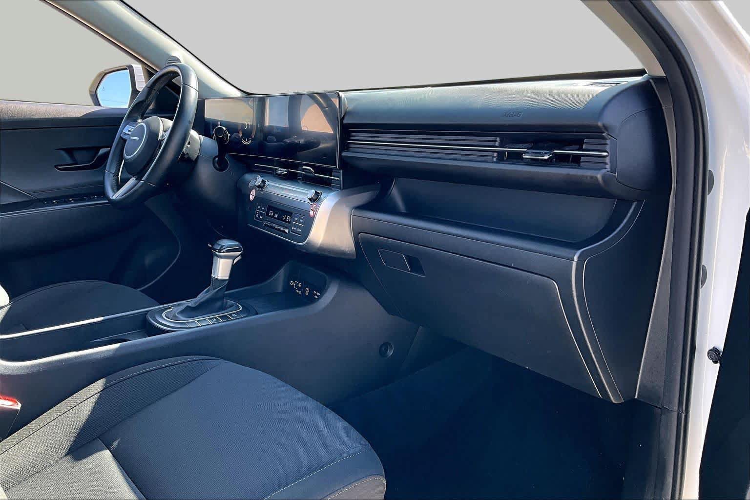 Certified 2025 Hyundai Kona SEL AWD/4WD image 19