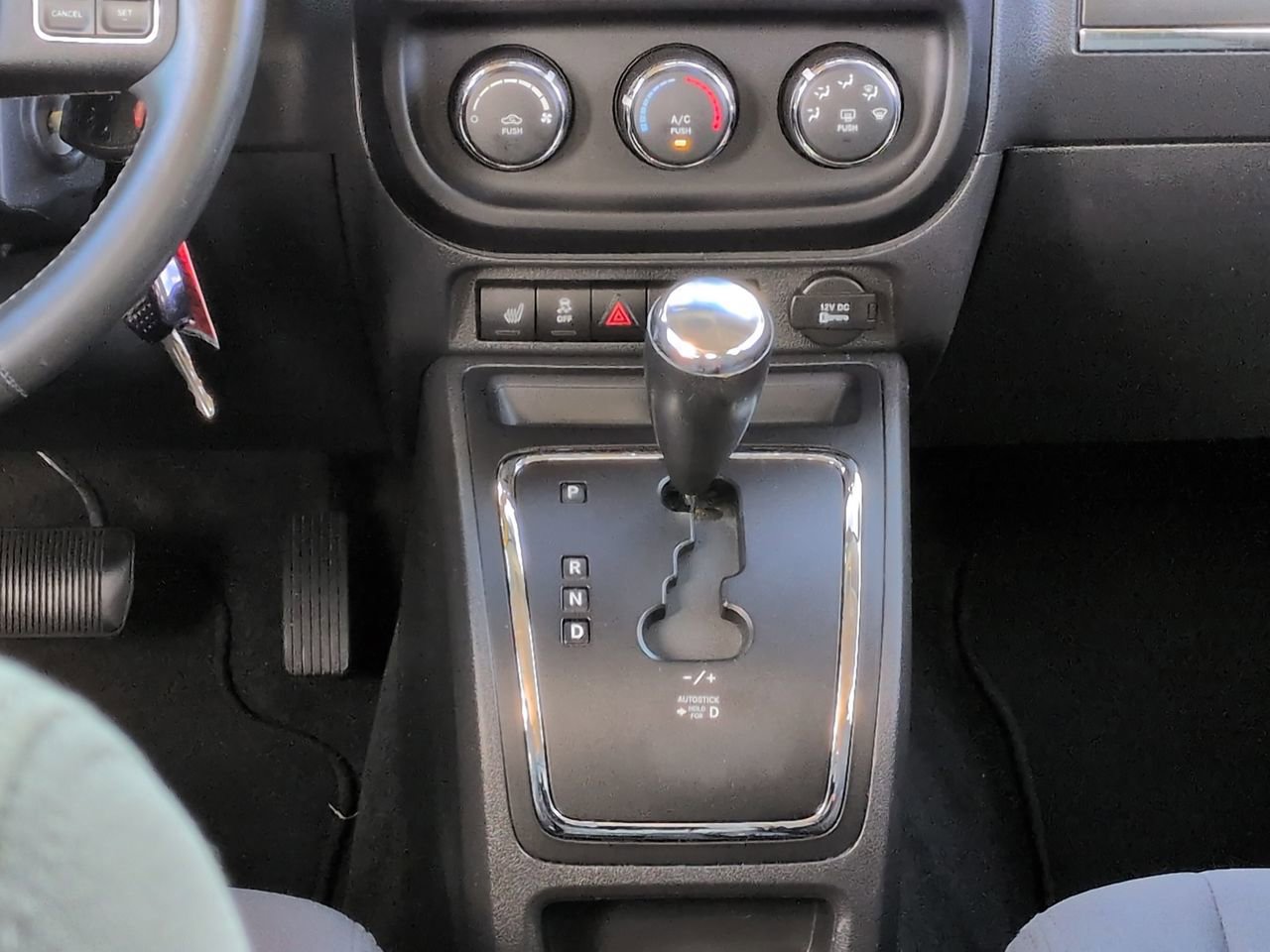 Used 2012 Jeep Compass Latitude w/ Altitude Pkg FWD image 18