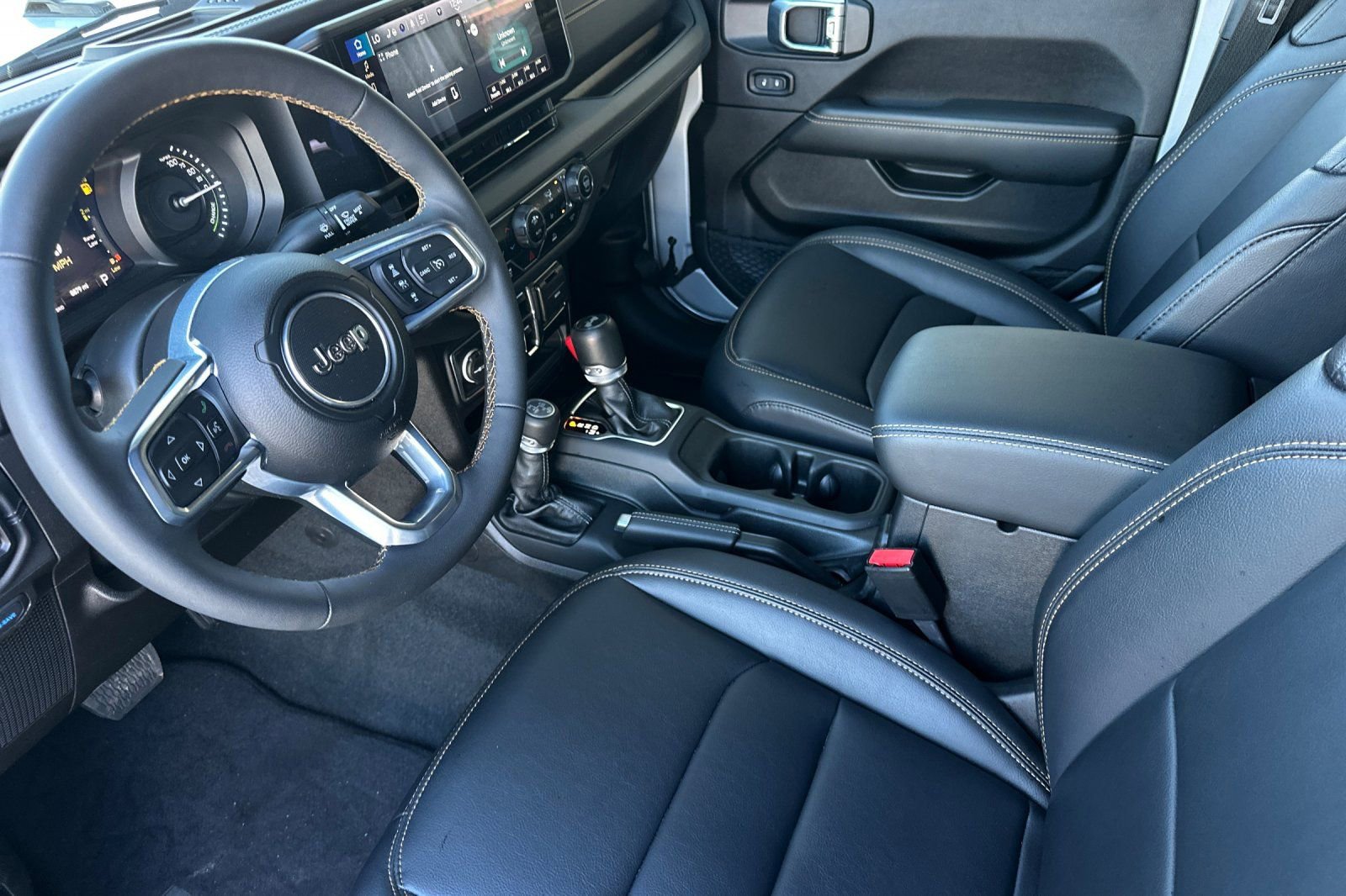 Used 2024 Jeep Wrangler Sahara 4xe image 9