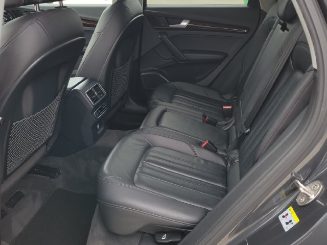 Used 2018 Audi Q5 2.0T Premium Plus w/ Premium Plus Package AWD/4WD image 11