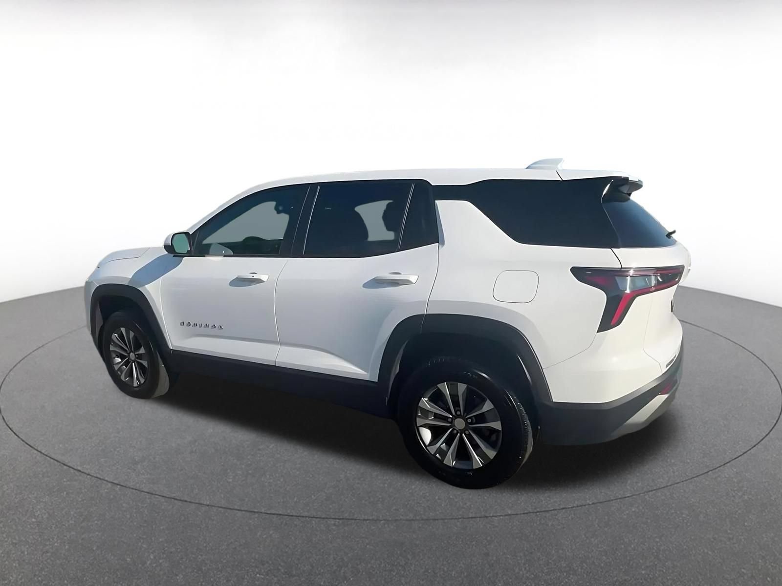 Used 2025 Chevrolet Equinox LT FWD image 10