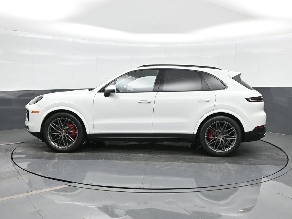 Certified 2025 Porsche Cayenne S AWD/4WD image 2