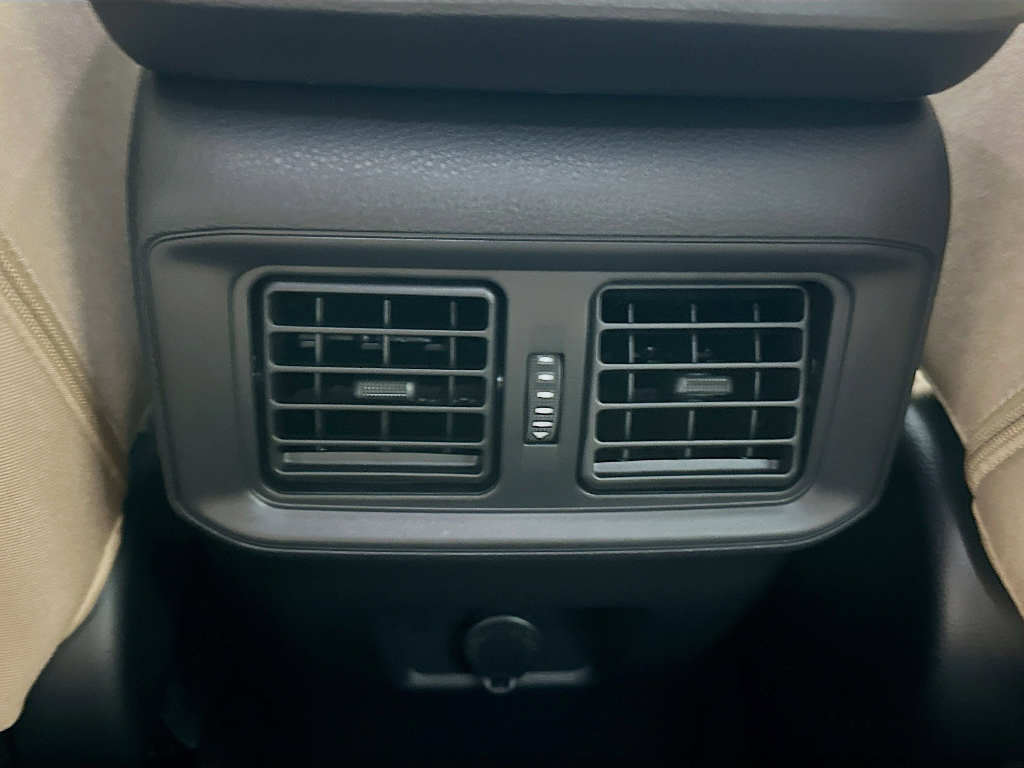 Used 2025 Toyota RAV4 LE image 27