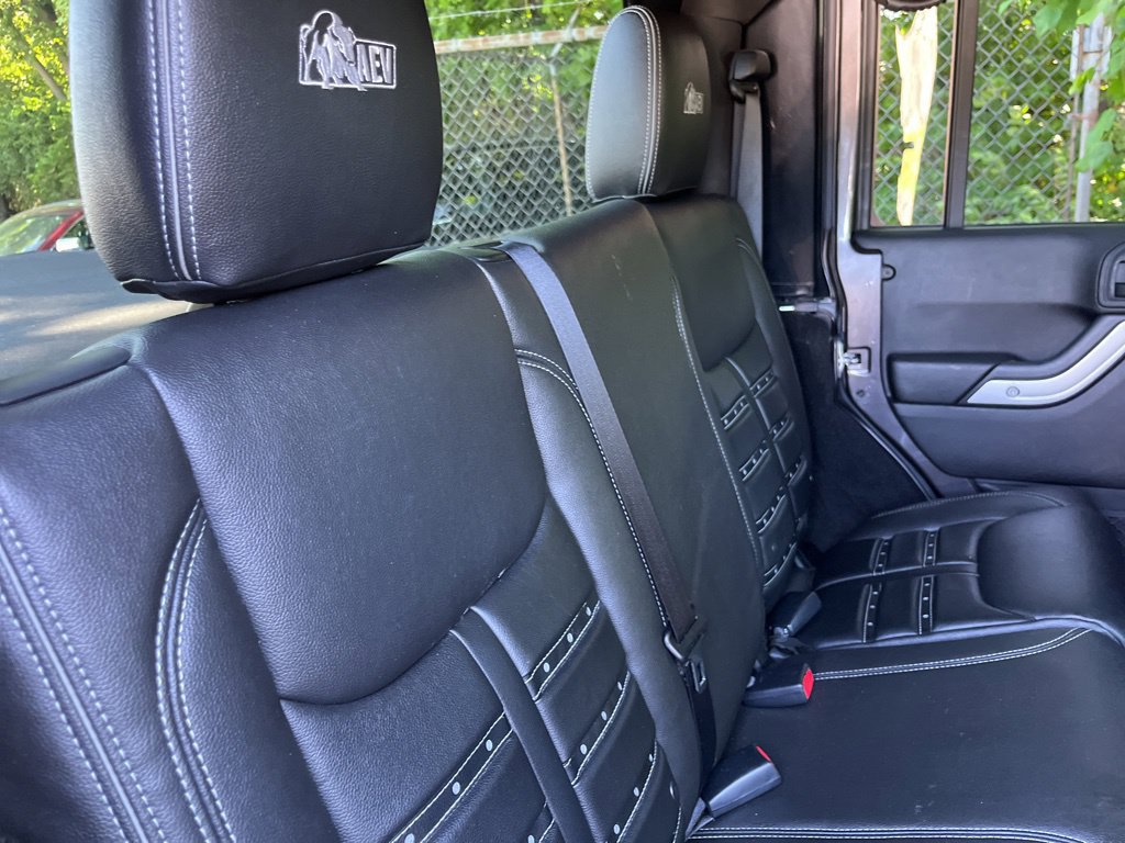 Used 2016 Jeep Wrangler Unlimited Rubicon w/ Connectivity Group AWD/4WD image 49