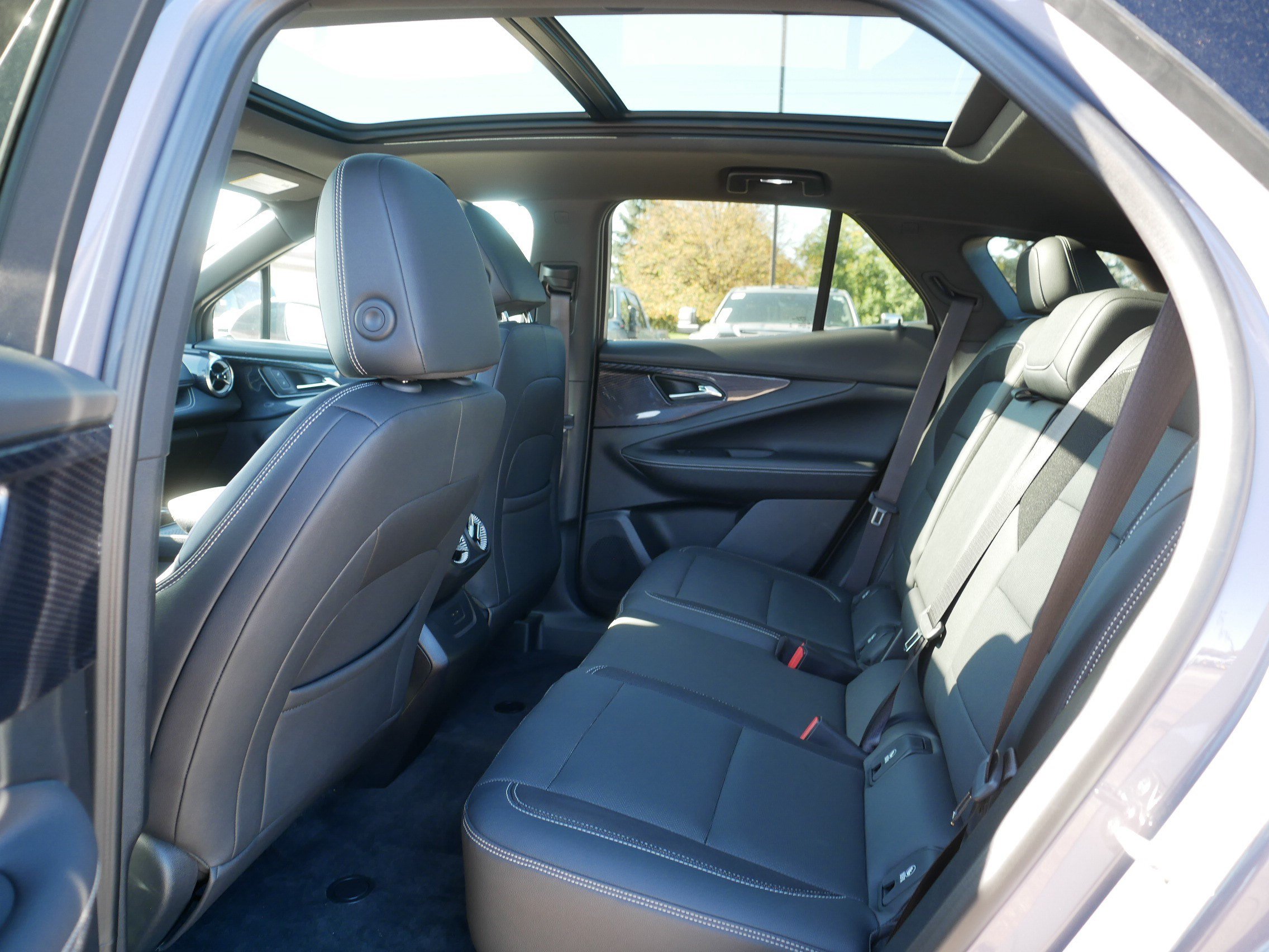 Used 2024 Chevrolet Blazer EV LT AWD/4WD image 34