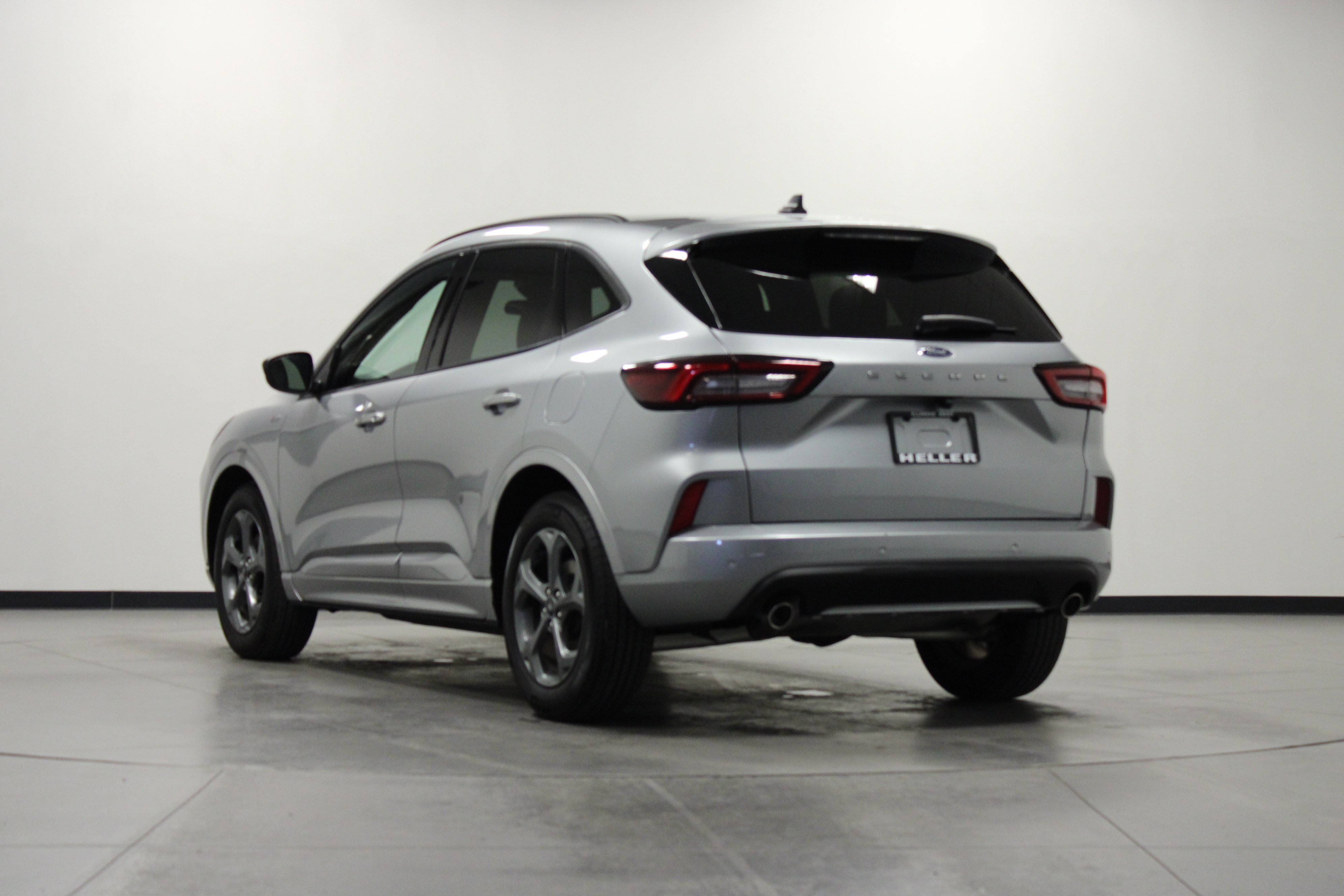 Used 2024 Ford Escape ST-Line w/ Tech Pack #1 FWD image 6
