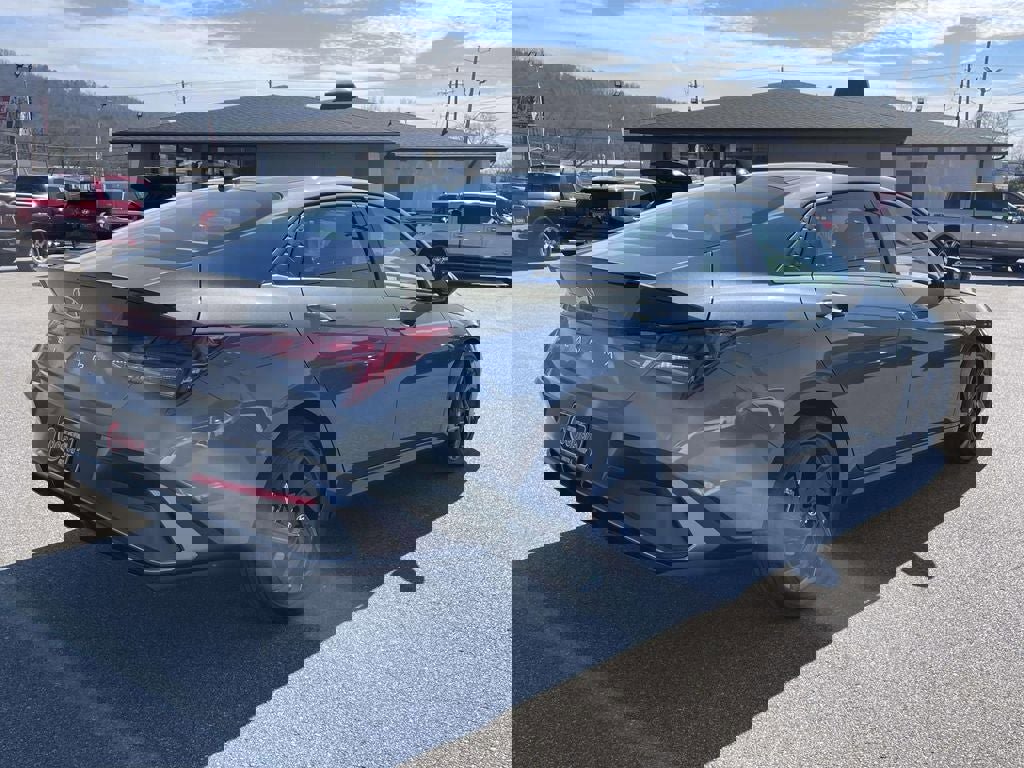 New 2026 Hyundai Elantra SEL Sport Premium image 3