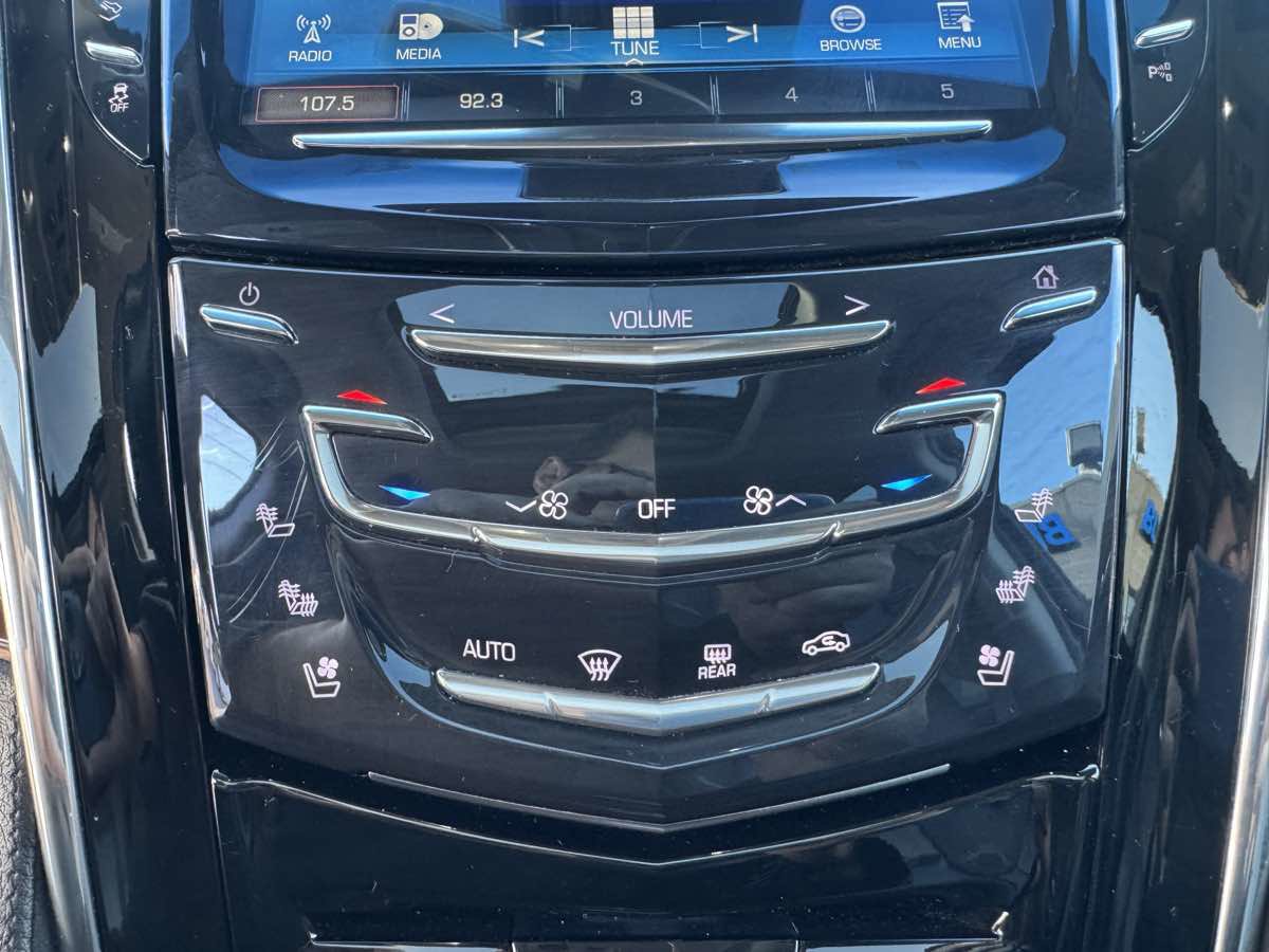 Used 2018 Cadillac Escalade Premium Luxury image 17