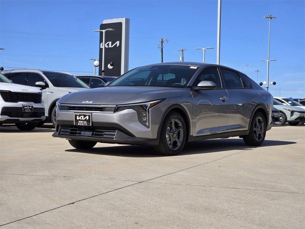 New 2026 Kia K4 FWD image 2