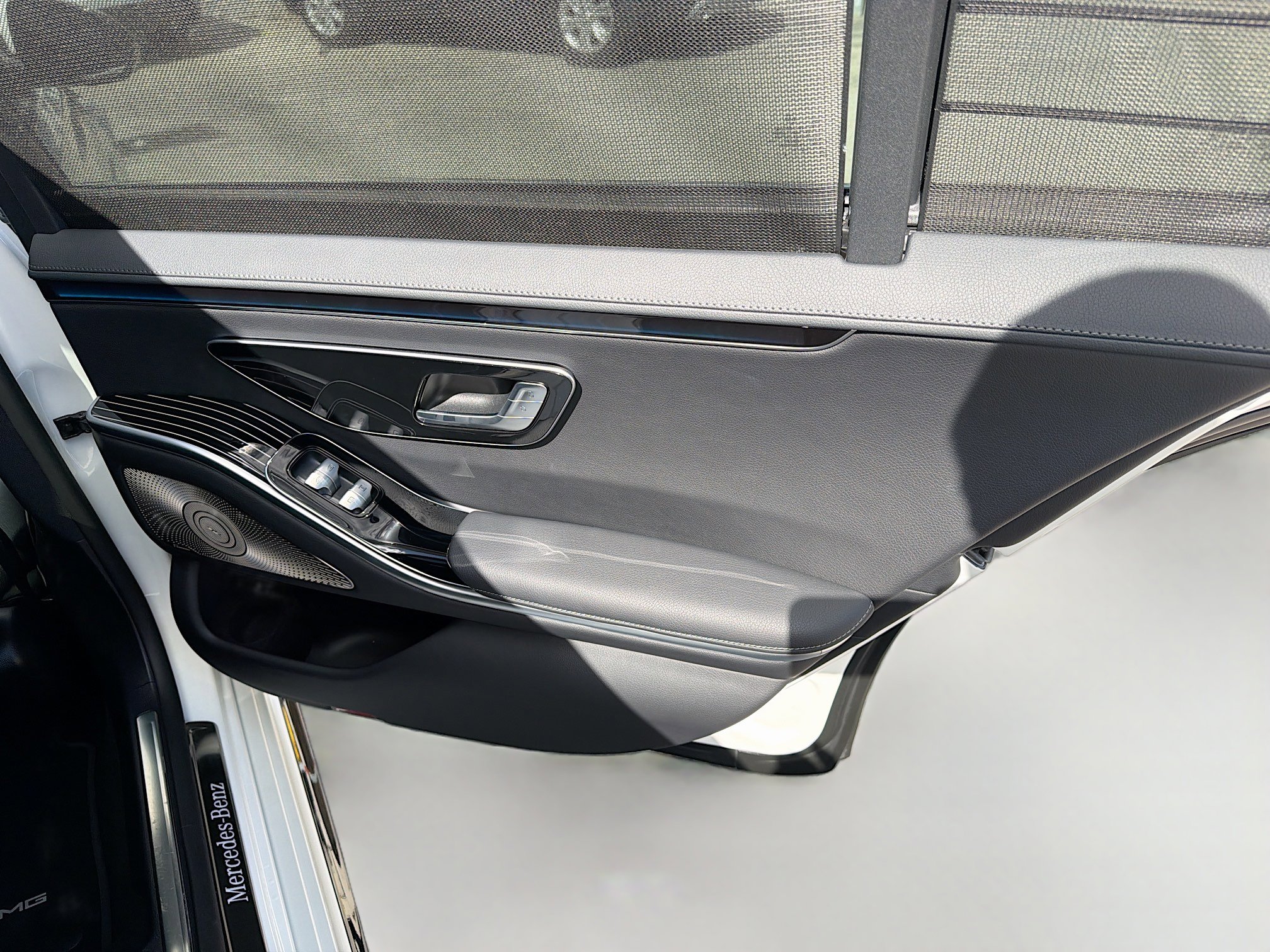 Used 2022 Mercedes-Benz S 580 4MATIC Sedan w/ AMG Line Package image 28