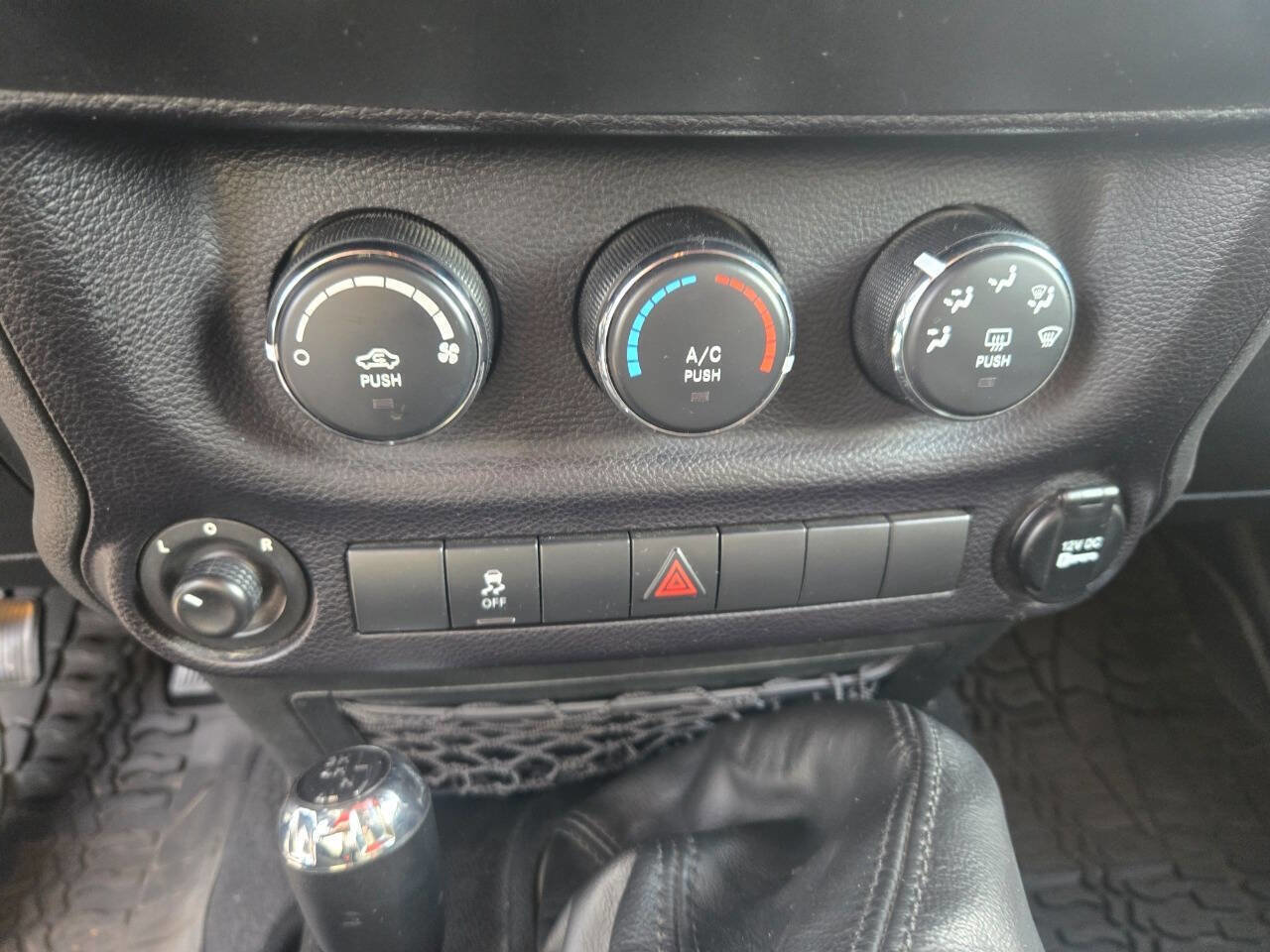 Used 2014 Jeep Wrangler Sport w/ Quick Order Package 23S AWD/4WD image 17