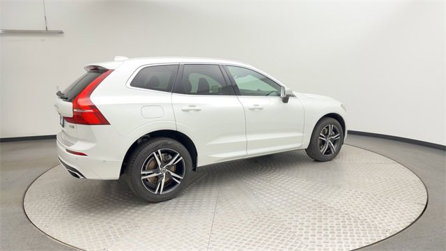 Used 2018 Volvo XC60 T8 R-Design w/ Convenience Package image 2