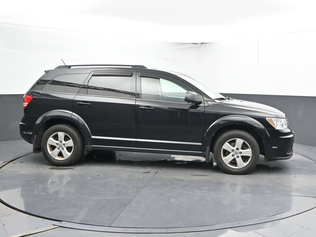 Used 2016 Dodge Journey SE w/ MOPAR All-Weather Group FWD image 4