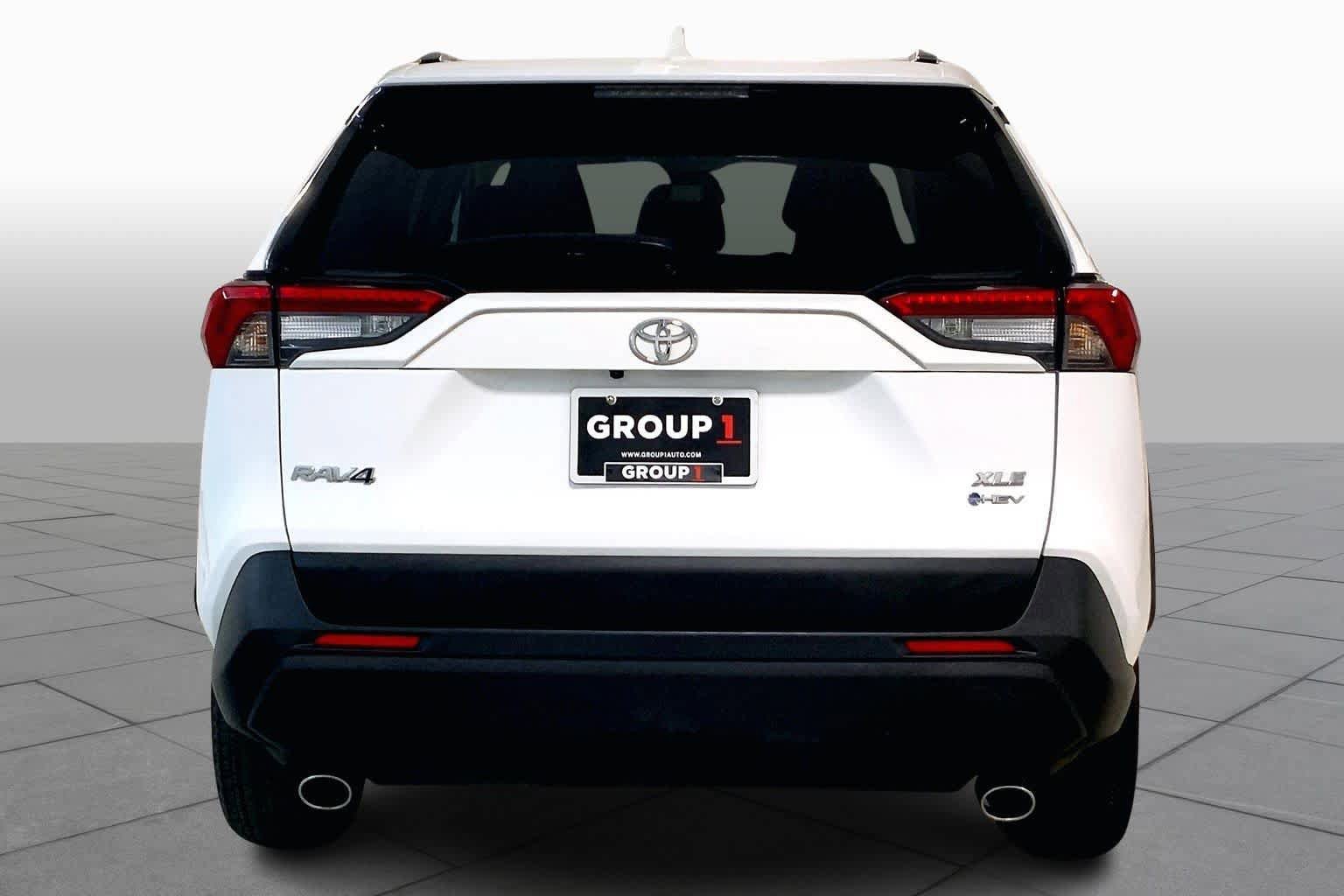 Used 2025 Toyota RAV4 XLE AWD/4WD image 4