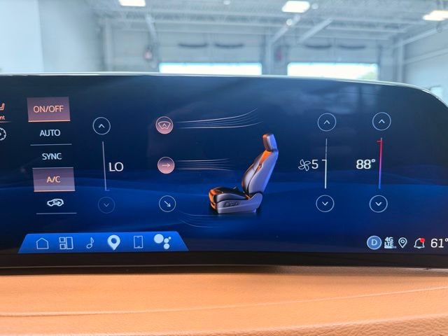 Used 2025 Cadillac XT4 Sport AWD/4WD image 36