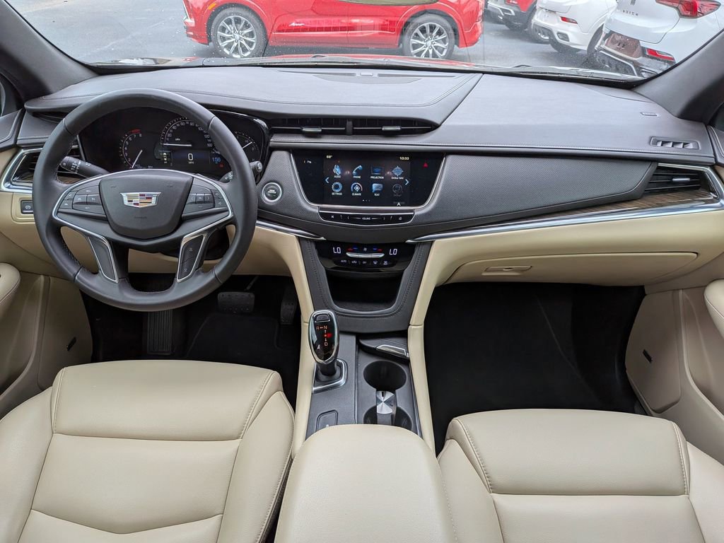 Used 2018 Cadillac XT5 FWD image 18