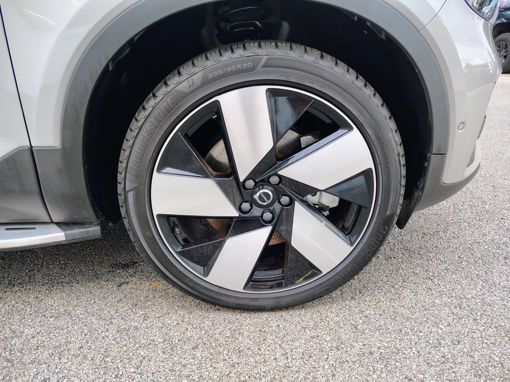 Used 2023 Volvo XC40 Recharge Ultimate AWD/4WD image 13