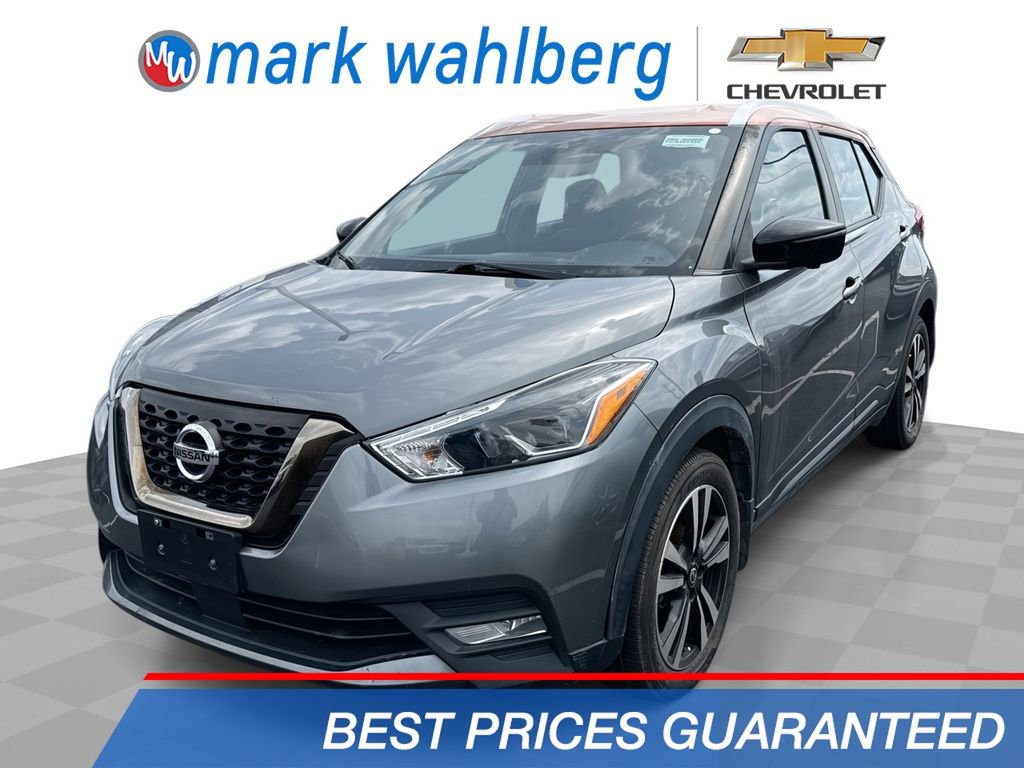 Used 2020 Nissan Kicks SR image 1