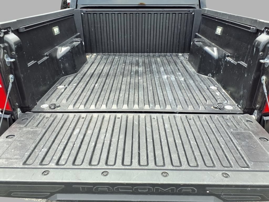 Used 2025 Toyota Tacoma TRD Off-Road AWD/4WD image 25