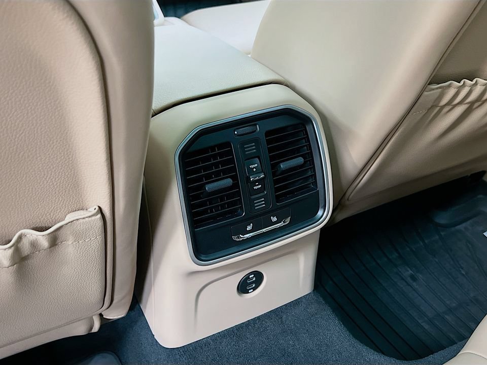 New 2026 Porsche Macan AWD/4WD image 27