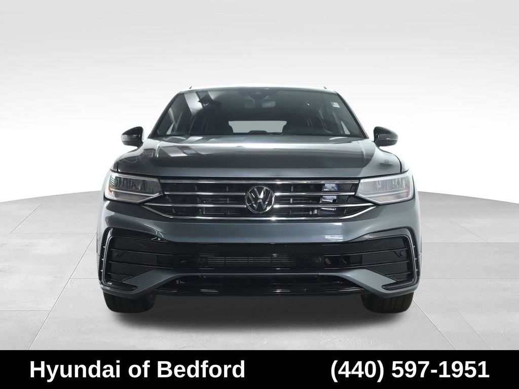 Used 2023 Volkswagen Tiguan SE R-Line FWD image 5