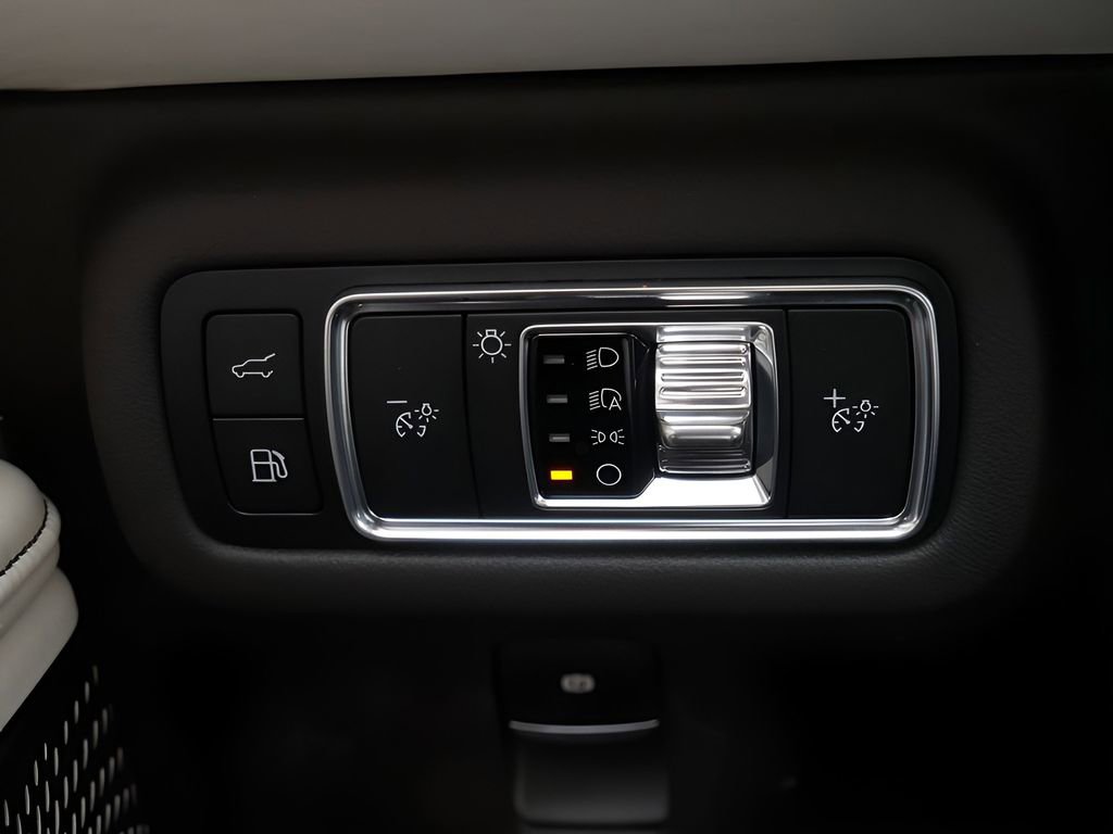 Used 2025 Lincoln Nautilus Black Label image 18