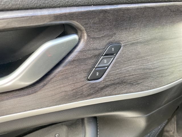 Used 2023 Jeep Grand Cherokee Limited AWD/4WD image 18