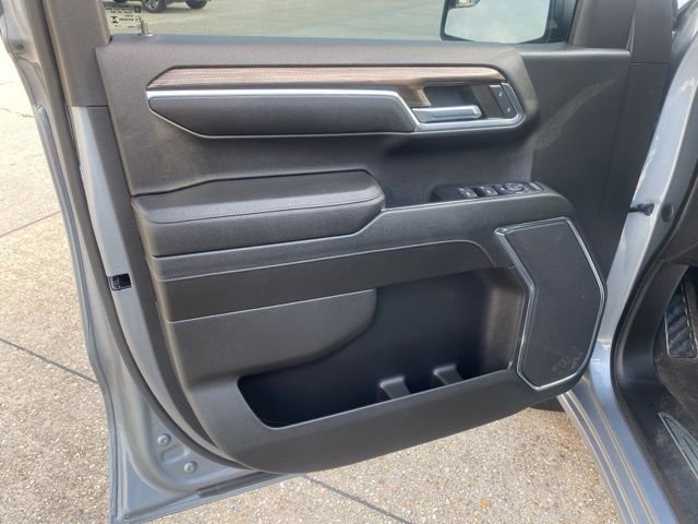 Used 2023 Chevrolet Silverado 1500 LT AWD/4WD image 45