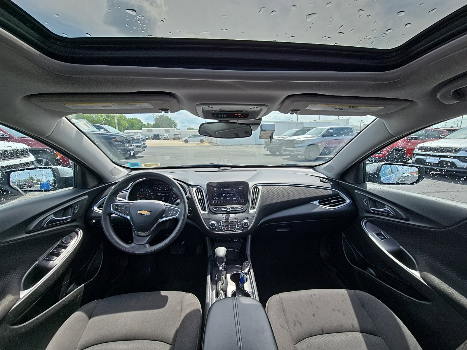 Used 2024 Chevrolet Malibu LT FWD image 2