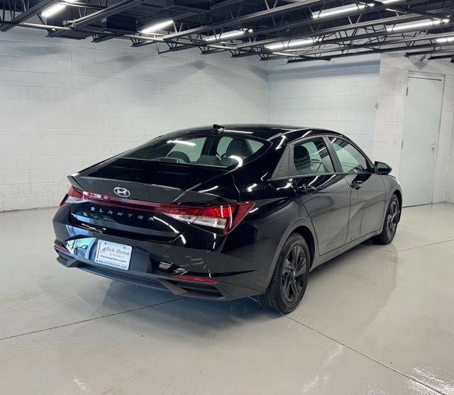 Used 2022 Hyundai Elantra SEL FWD image 5
