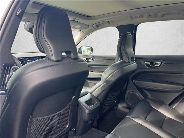 Used 2024 Volvo XC60 B5 Core w/ Protection Package Premier image 17