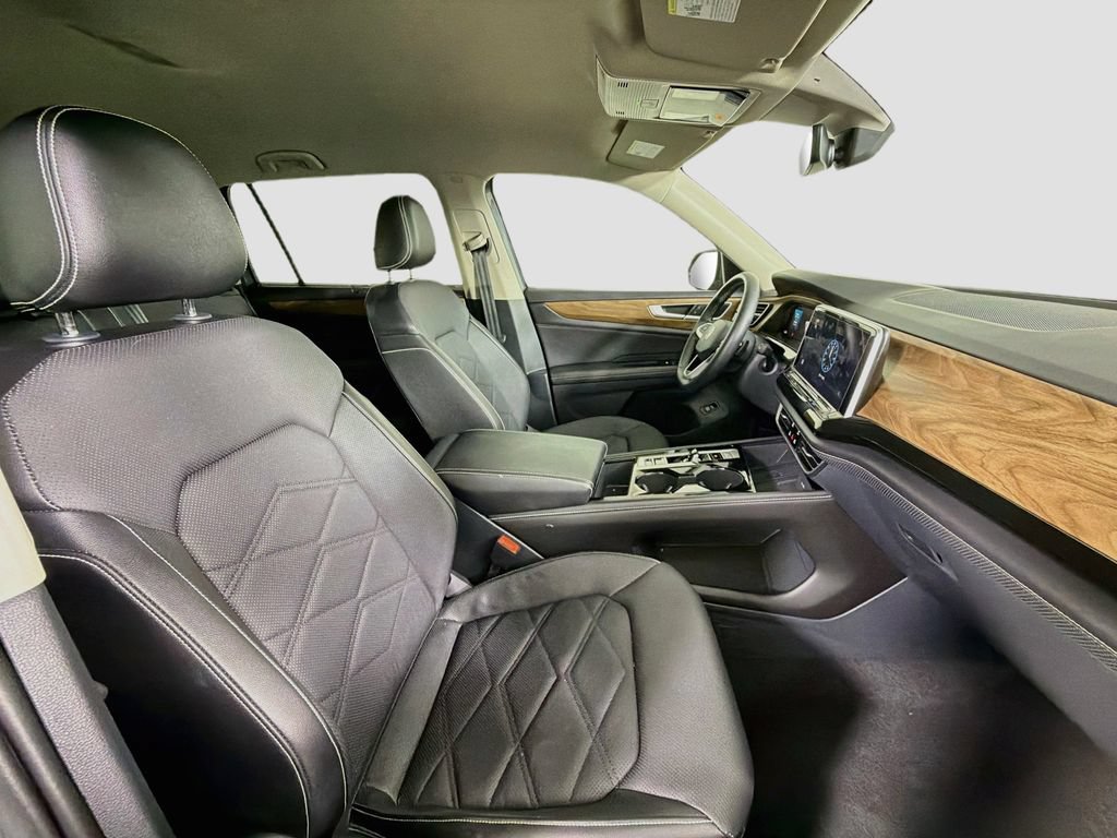Used 2025 Volkswagen Atlas SE AWD/4WD image 30
