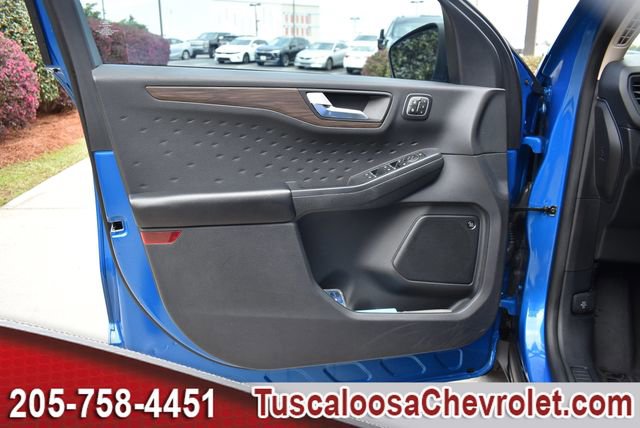 Used 2020 Ford Escape Titanium image 17
